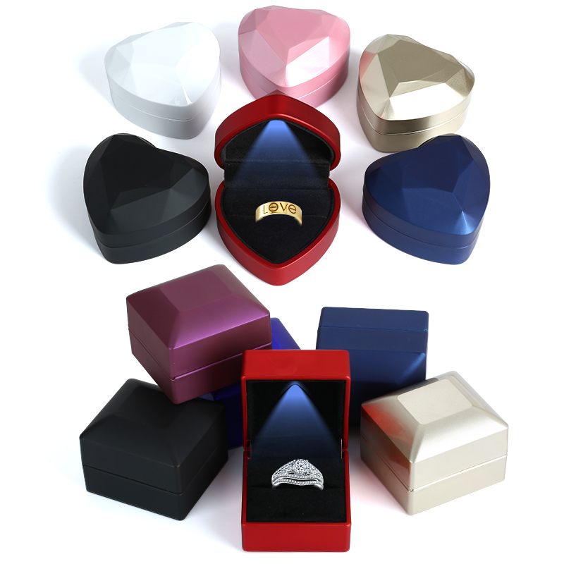 Velvet Ring Box Led Light Proposal - Herzförmige quadratische LED-Lichtringbox aus Samt, Schmuck-Display,