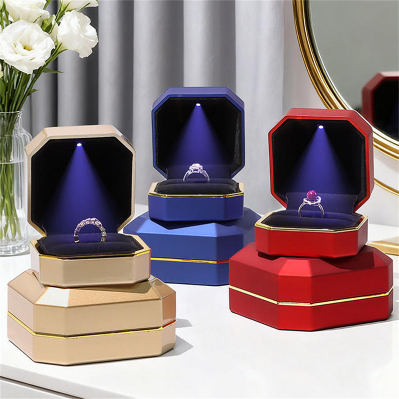 Velvet Ring Box Led Light Proposal - 1 Stück LED Schmuck-Ringbox Luxuriöse Samt-Gummi-Halsketten-Anhänger