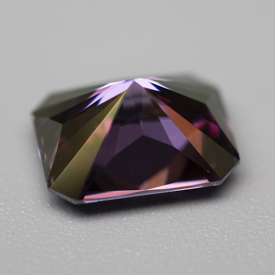 Royal Purple Color Radiant Cut – Gra Certificate Loose Moissanite Stone Bewertung und Preis