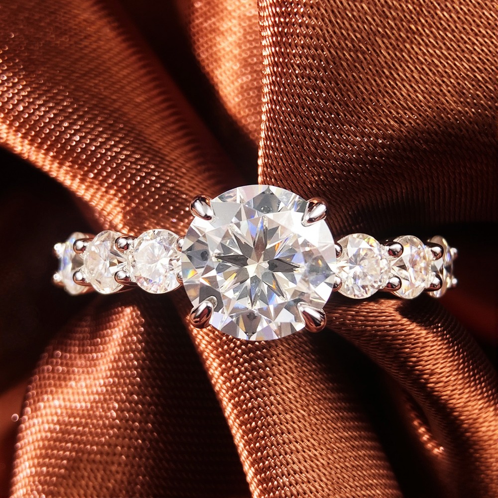 2 Karat Voll-Moissanit Verlobu – Moissanite Engagement Ring 2 Carat D Vvs1 Bewertung und Preis
